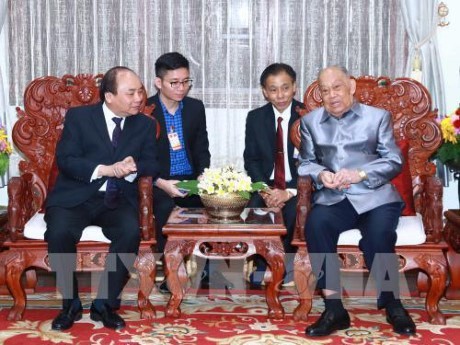 Vietnam and Laos leaders foster special bilateral ties - ảnh 1